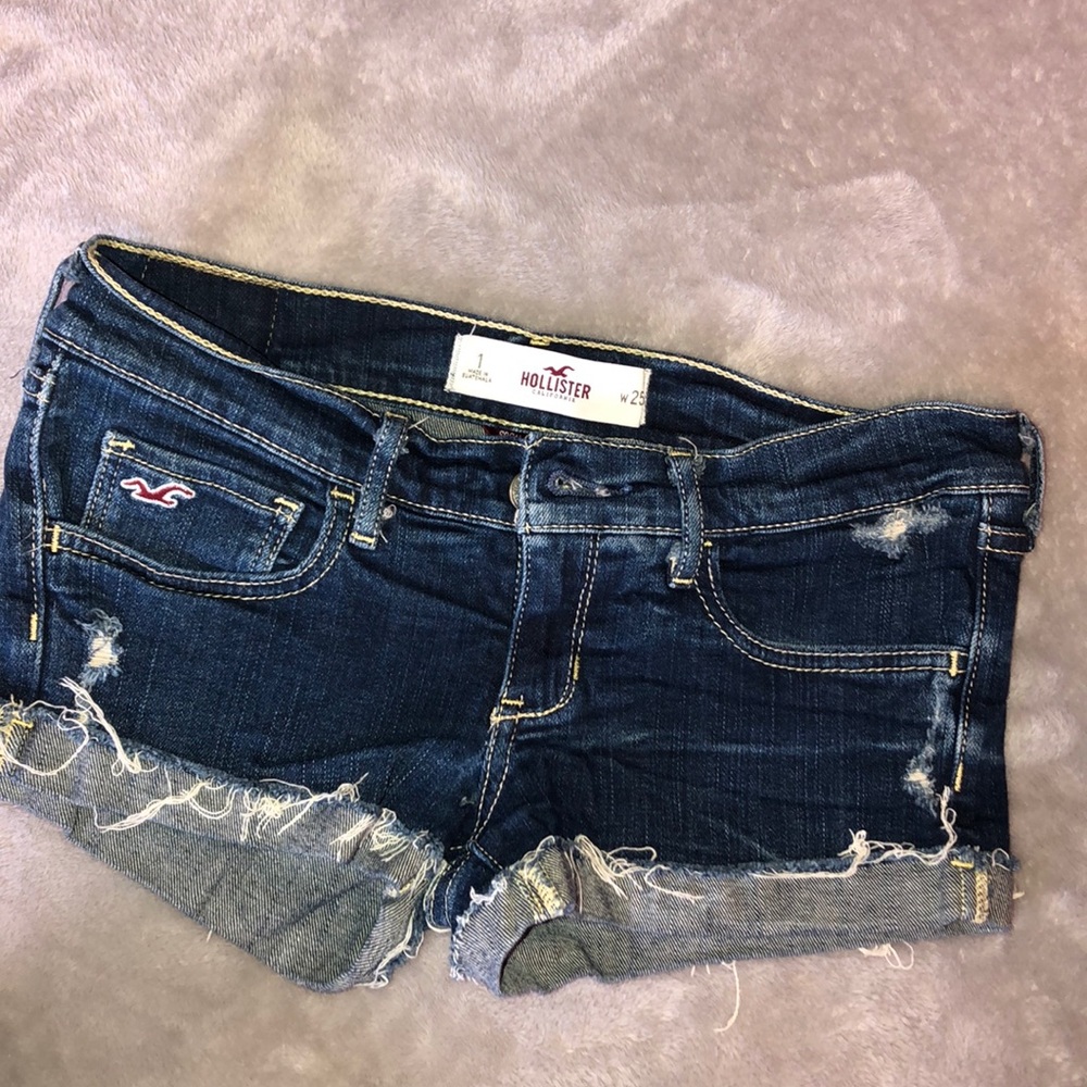 Hollister short shorts / dark wash
